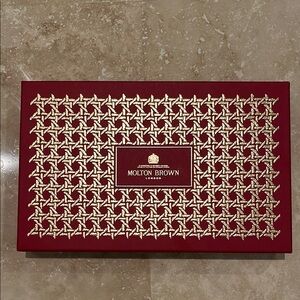 Molton Brown 10 Bath & Body Collection - Multicolor